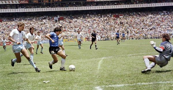 TOP 10 World Cup Memories of All Time , Número 1 - Diego Maradona's 'Best World Cup Goal Ever' Vs England, 1986