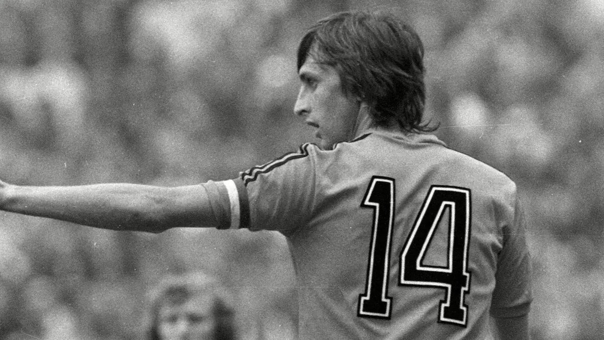 Johan Cruyff - A lenda holandesa que inventou o futebol moderno.